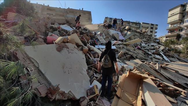 【影】7層樓建築瞬間崩！土耳其遭7.0強震侵襲 | 華視新聞