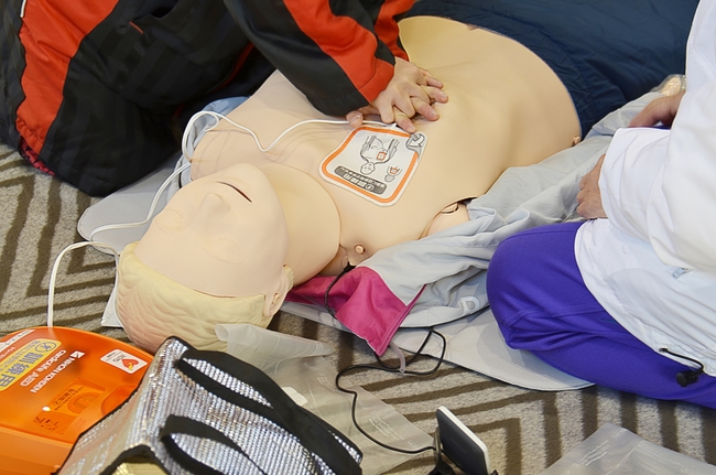 狂做CPR救回同事命 反被嗆告「太用力傷到我」 | 華視新聞