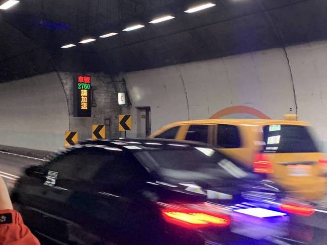 雪隧烏龜車請加速！12/30起時速低於65公里將公告車牌 | 華視新聞