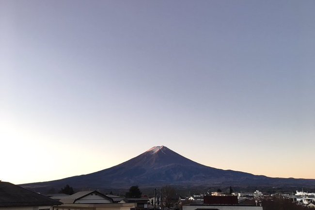 日本富士山沒白頭髮！  觀光客不見美景嘆失望 | 華視新聞