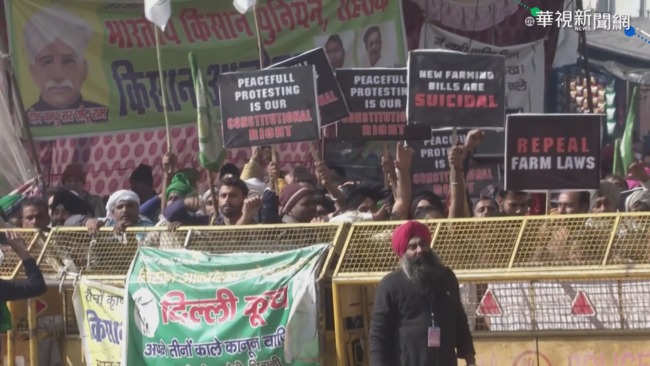 印度農民抗議新法 警民對峙氣氛緊張 | 華視新聞