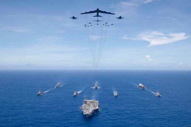 美航母艦群聚南海惹怒中國 美少將：確保各國使用海洋 | 華視新聞