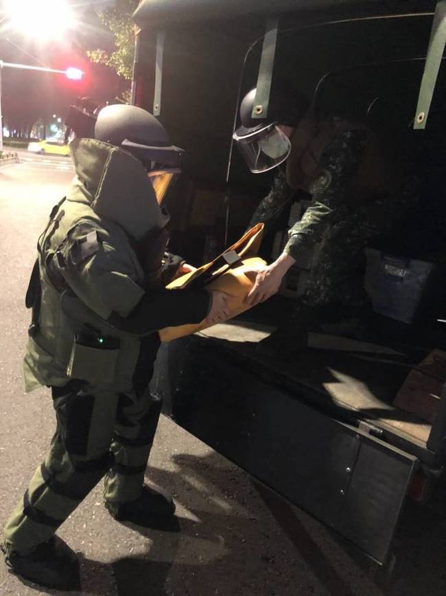 男整理回收發現未爆彈 報警後移交軍方處理 | 華視新聞