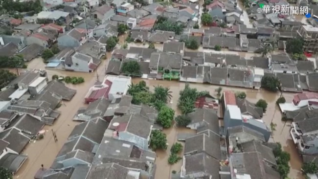 印尼首都豪雨成災 淹水深達1.8公尺 | 華視新聞