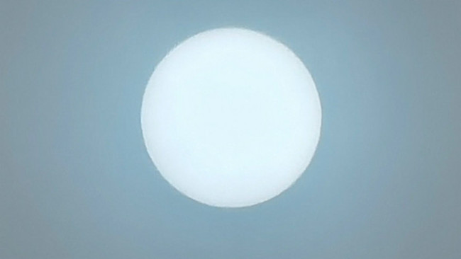 北京天空出現「藍太陽」 專家曝光異相原因 | 華視新聞