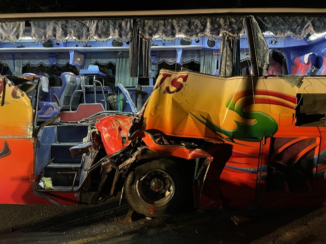 遊覽車撞山釀6死 運安會蒐證定調：公路一級事故 | 華視新聞