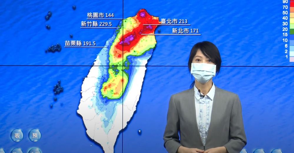 累積雨量，氣象局預報員謝佩芸。（翻攝自中央氣象局直播）