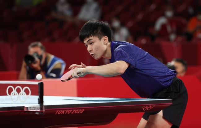 辛苦了！台灣桌球男團「2比3」不敵德國 止步八強無緣晉級 | 華視新聞