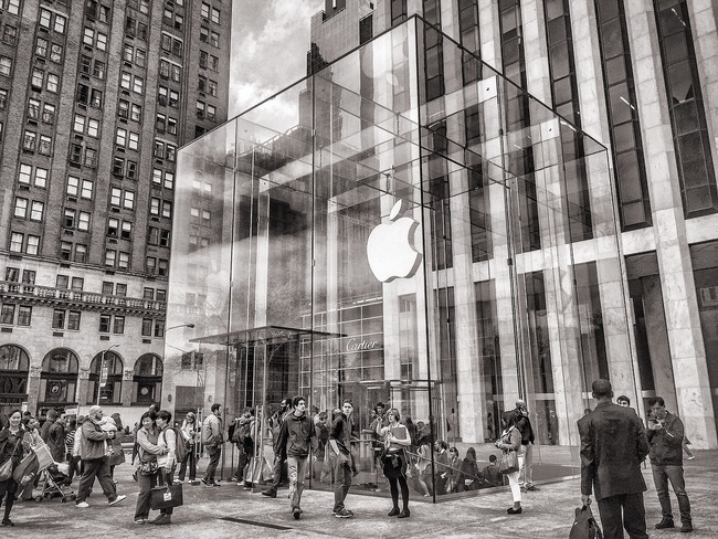 紐約蘋果專賣店保全 要求顧客帶罩卻遭砍 | 華視新聞