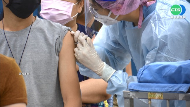 提前達標！疫苗涵蓋率破7成 各族群施打率曝光 | 華視新聞
