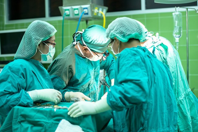 成大爆大二醫學生進手術房縫合 嗆聲「沒本事就閉嘴」 | 華視新聞