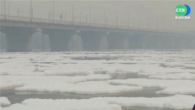 工業汙染嚴重 印度亞穆納河現毒泡泡 | 華視新聞