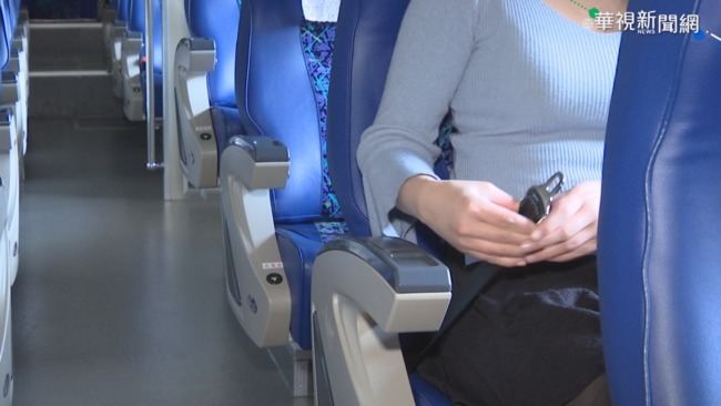 三讀通過！客運車4歲以上須繫「安全帶」最高罰6000 | 華視新聞