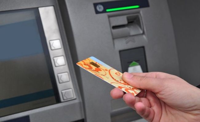 超崩潰！全台ATM大當機 多家銀行不能領錢 | 華視新聞