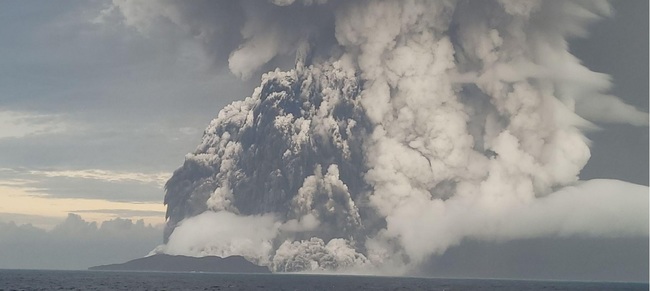 東加火山爆發掀海嘯、斷電斷網 紐西蘭派軍機勘災 | 華視新聞