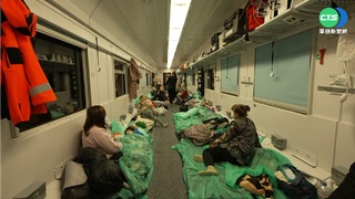 波蘭出手救! 病童搭醫療專車逃離戰火