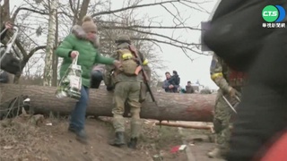 俄軍轟炸伊爾平鎮 居民炮火下倉皇逃生