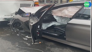 男酒駕拒盤查逃逸 連撞2車負傷遭逮