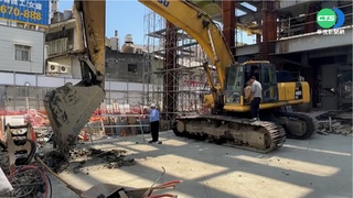 彰基新建工程擋泥牆塌 怪手駕駛遭埋命危