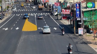 草屯"偏心左轉道" 拚用路順暢評價兩極