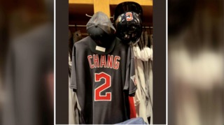 大聯盟解封! 張育成向"守護者"報到秀球衣