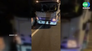 清潔車駕駛酒駕執勤 轟一聲!撞路邊車