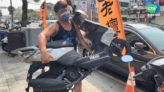 真的有練過! 健身教練"搬整台機車"送修
