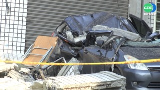 再興社區女兒牆塌 建管處:漏水腐蝕鋼筋