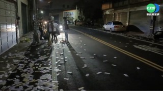 廟會沿路撒冥紙沒清理 居民轟:離譜