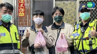 大學生挑戰24小時環島爆胎 暖心警救援