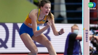 跳高女將歷經波折參賽 世錦賽奪冠獻烏