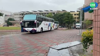 高雄+13 女確診傳職場10人 某高中大採檢