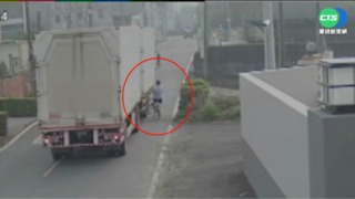 首騎單車出門就車禍 女遭曳引車輾斃