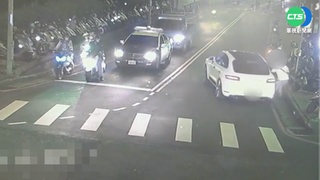 男圖方便未熄火下車購物 車當場遭劫走