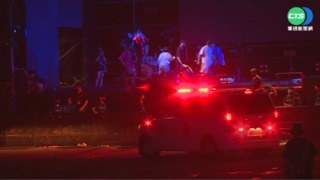 黑色挖空裝秀性感 陳芳語"辣翻"大港開唱