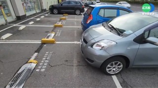 為省20元... 民眾"車身停一半"遭取締開單