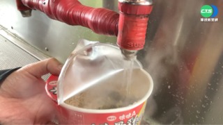 疫情燒 石龍宮千人"吃泡廟打卡"憂破口