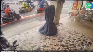 男當街搶奪女手提帶 搶錢不成變搶肉餅