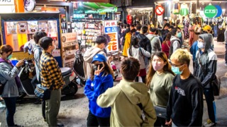 嘉義文化路夜市爆人潮 地方急派員宣導