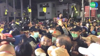 "白狼"帶隊搶轎爆衝突 4警受傷逮6嫌