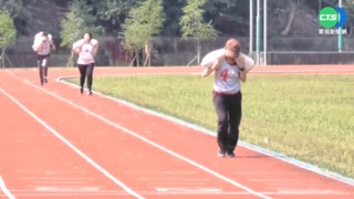 阿里山林鐵招募新血! "女力報到"比扛沙包