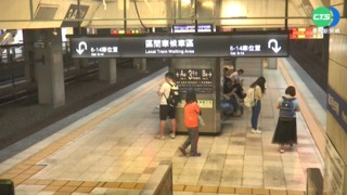 男坐月台不滿被關切 揮刀恫嚇鐵路警察