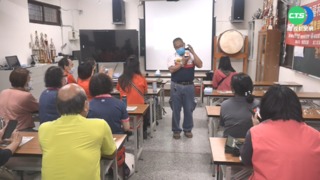 埔里社區辦雙月刊 志工學攝影當公民記者