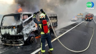 國1北上彰化段火警 貨車自燃濃煙竄天