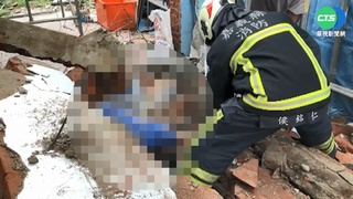 嘉義民宅磚牆倒塌 工人遭重壓送醫不治