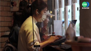 日本趕稿咖啡廳 店員盯進度"寫稿效率高"