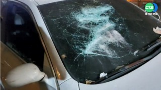 網路糾紛爆衝突 男遭2惡煞砸車打傷