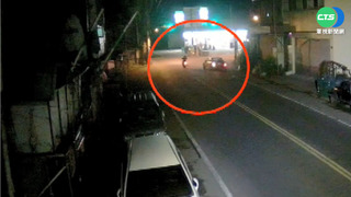 不滿被叭! 兄弟檔逼車攔人嚇壞女騎士