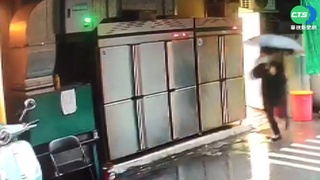 餐廳老闆情侶檔中毒亡 網批"不同情"掀戰