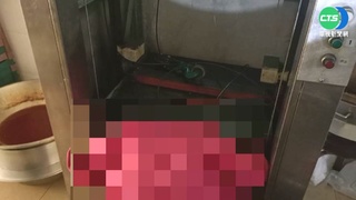 米糕店開店 驚見送貨員遭貨梯夾死